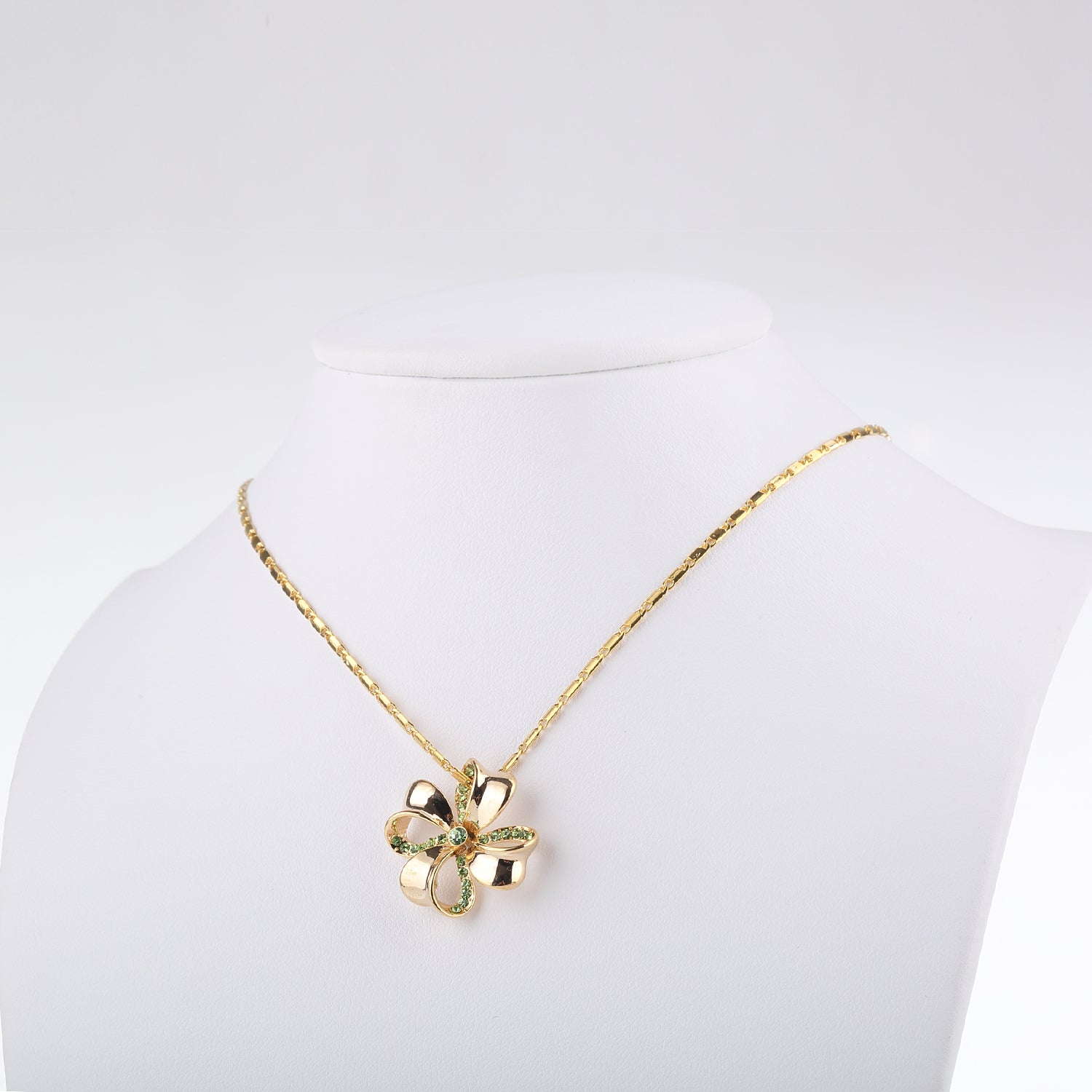 Clover Lucky Swarovski Crystals Necklace